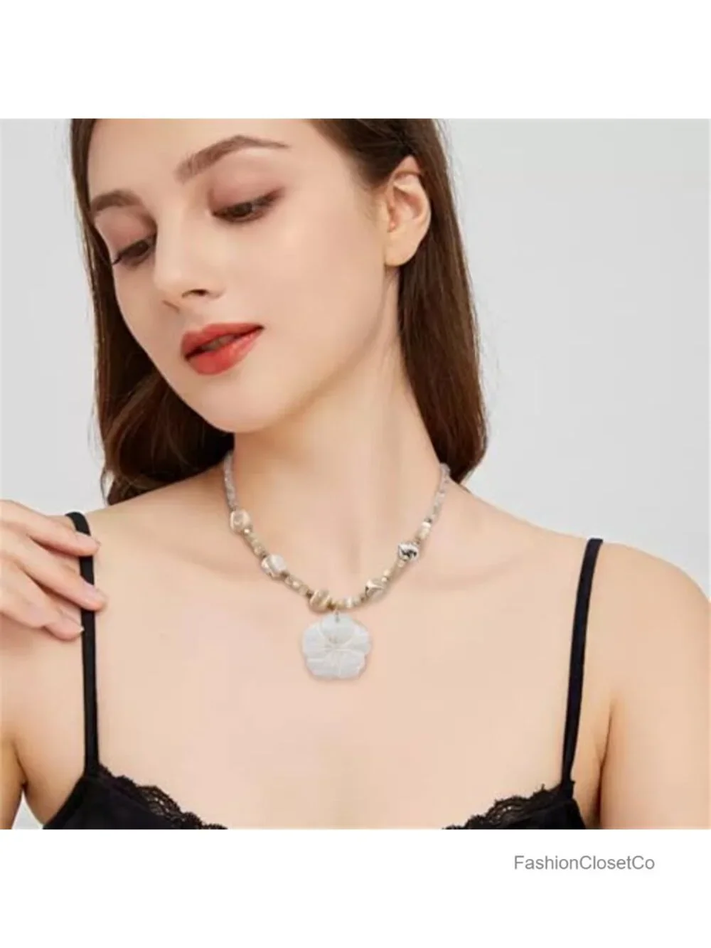 Boho Shell Flower Beaded Pendant Necklace for Women